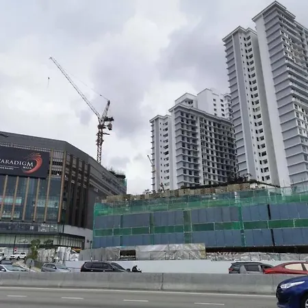 A0803 Platino Walking Paradigmmall Tvbox By Stay Johor Bahru Exterior photo