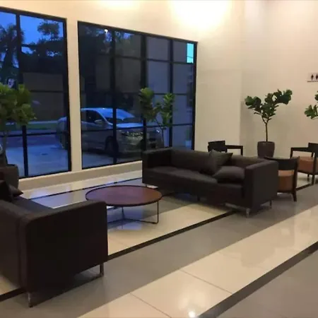 A0803 Platino Walking Paradigmmall Tvbox By Stay Johor Bahru Exterior photo
