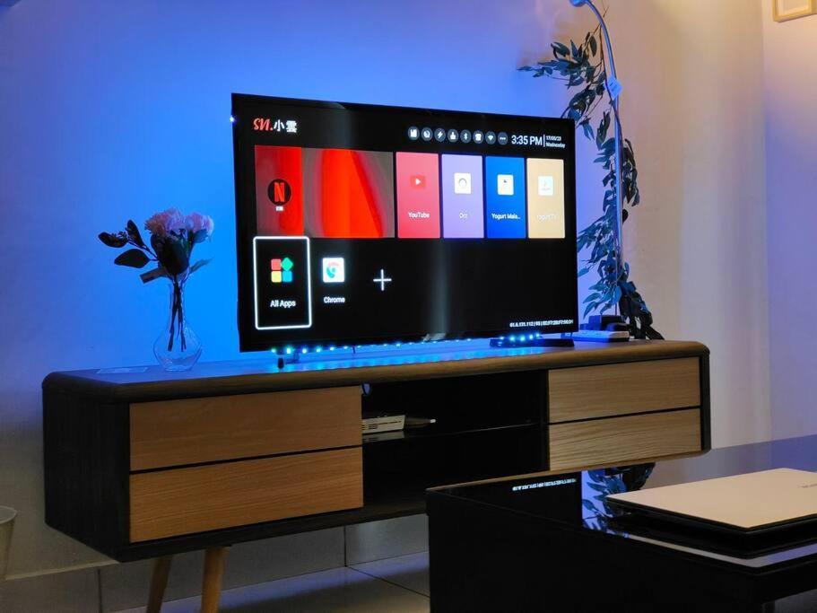 A0803 Platino Walking Paradigmmall Tvbox By Johor Bahru