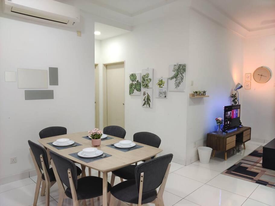 Apartment A0803 Platino Walking Paradigmmall Tvbox By Johor Bahru